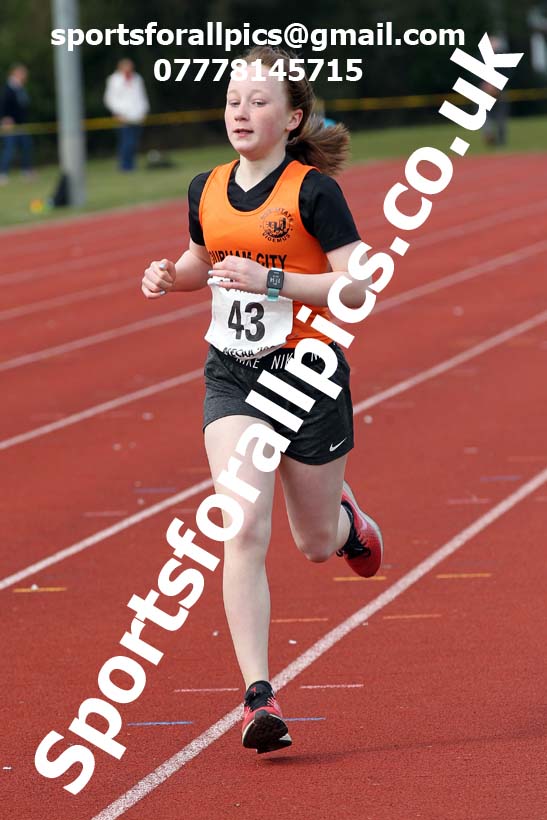800 metres, 2021 NECAA Open Graded Meeting, Morpeth. Photo: David T. Hewitson/Sports for All Pics